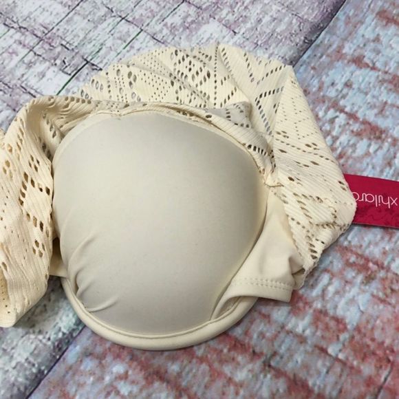 Xhilaration bikini top size medium - Picture 4 of 4